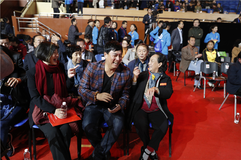 汉水硒谷·真硒水为贫困先心病儿童送去爱心