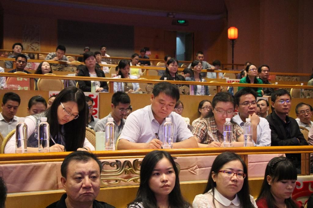 “真硒水”为律法精英提供高端饮用水服务