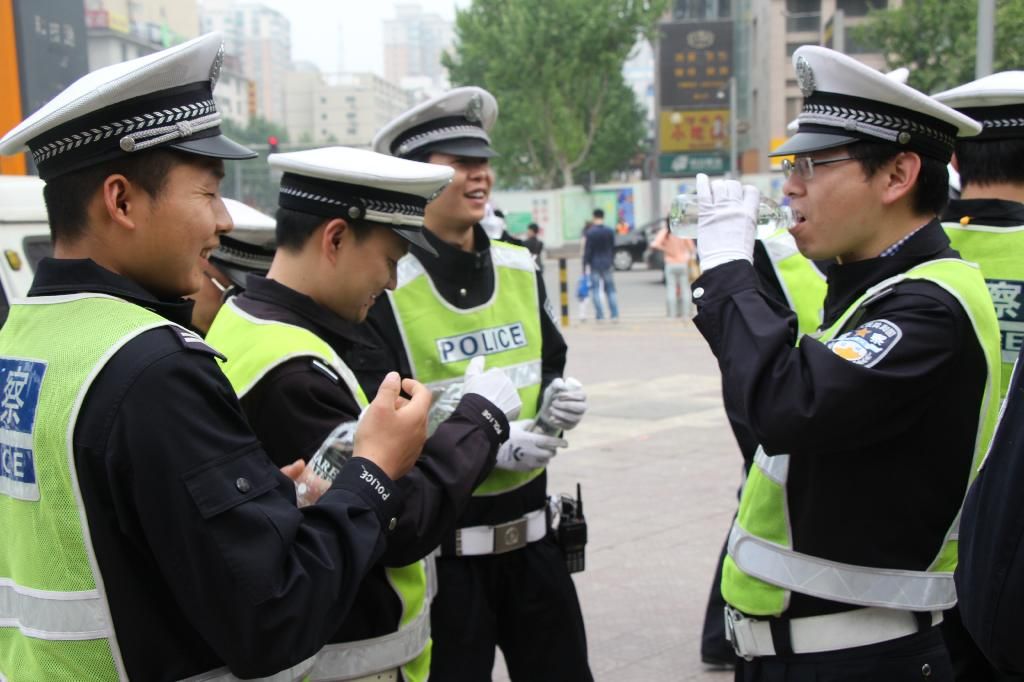 “真硒水”关爱交警送健康活动圆满结束