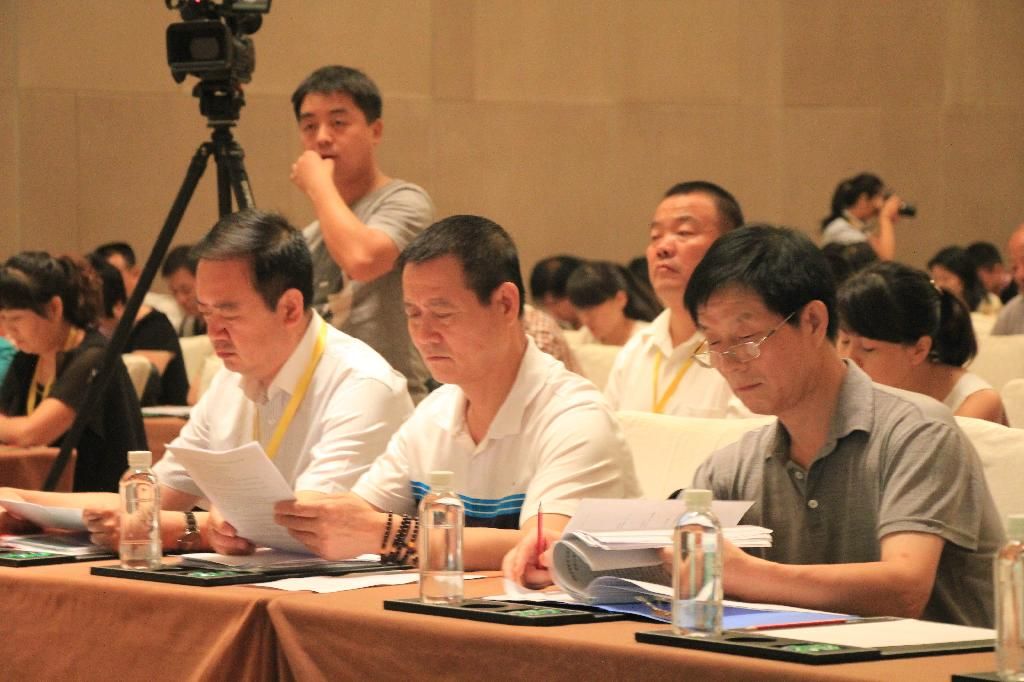“真硒水”携手园林商会 共同倡绿色健康生活