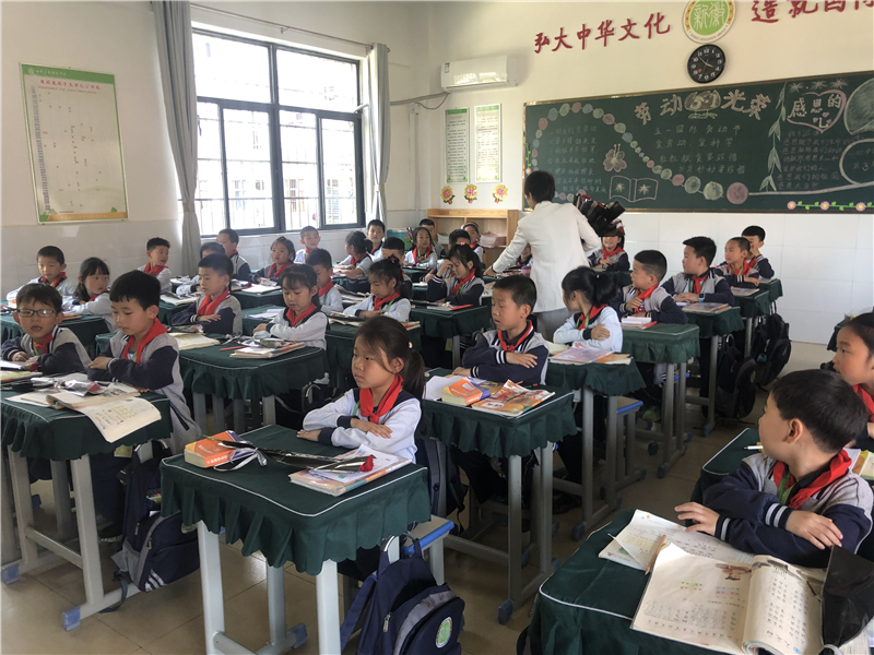 汉水硒谷·真硒水母亲节大型公益感恩活动