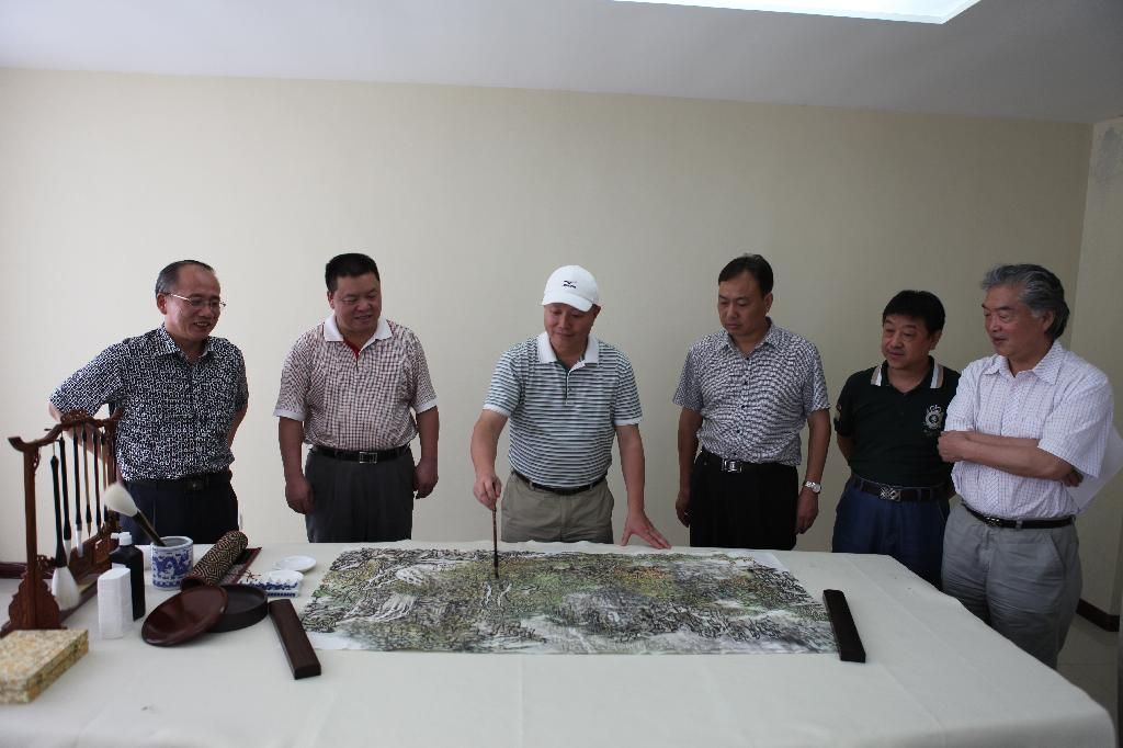 陕西硒谷产业公司迎来省市艺术家采风团